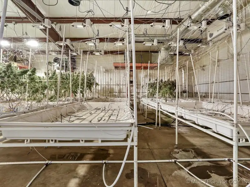 Modern Industrial Property on 9 Acres with Versatile Space and Expansion Potential