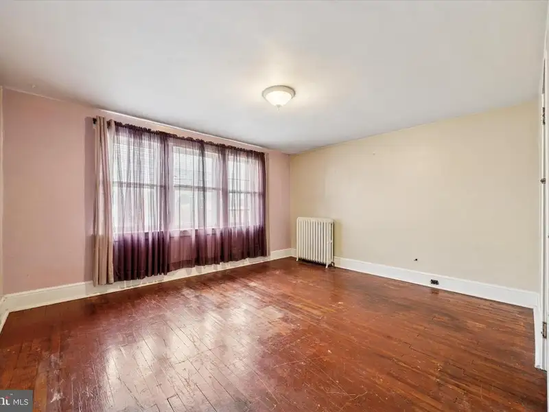 Versatile Commercial/residential Property in Clifton Heights with High Ceilings and Hardwood Floors
