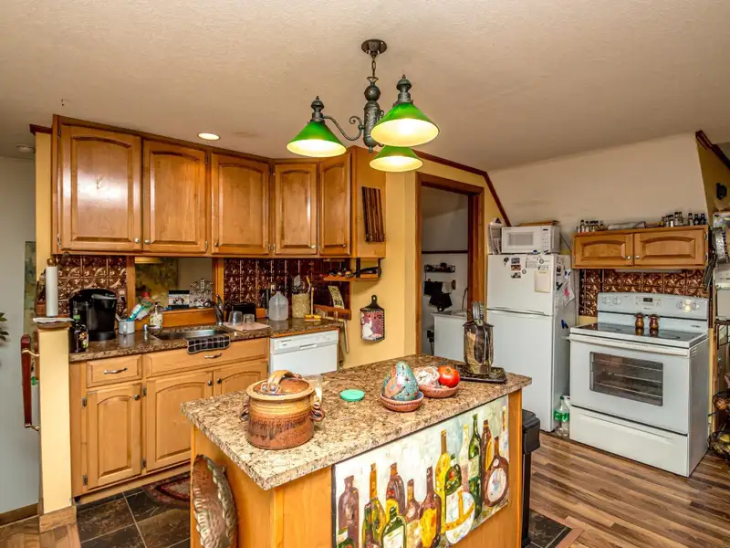 Du Bee Inn: Versatile Bed-and-breakfast with Mountain Views in the Great North Woods
