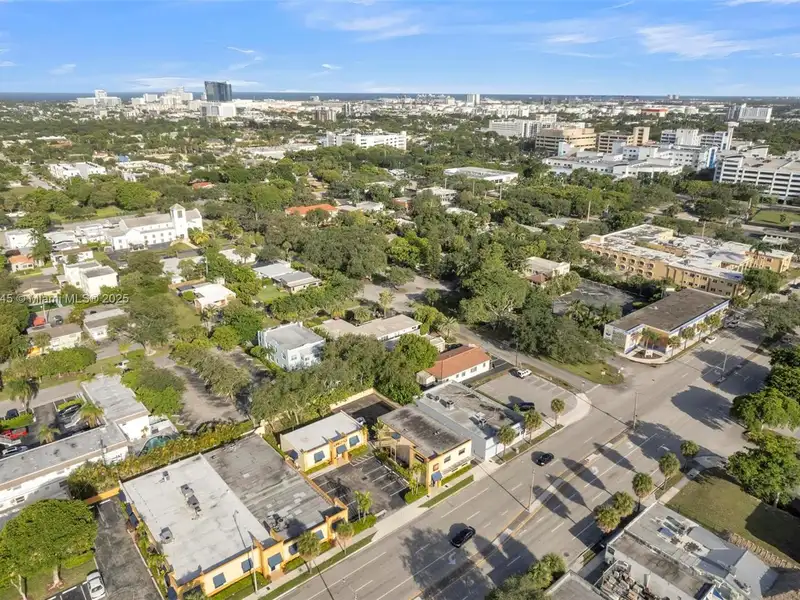 Modern 853 Sf Office Suite in Prime Fort Lauderdale Location with Parking