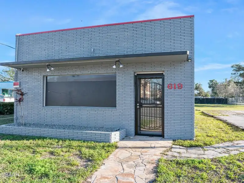 Commercial Property with 90ft Frontage on International Speedway Blvd, Daytona Beach