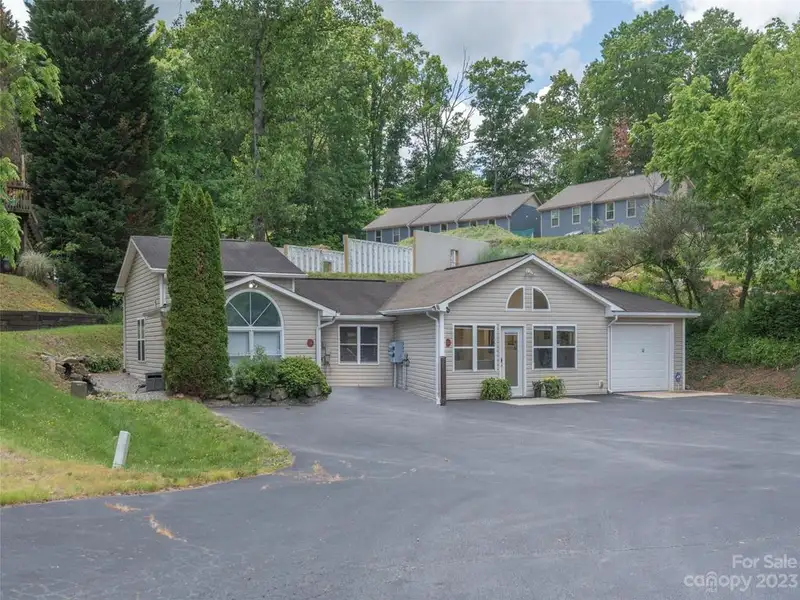 Two Commercial Buildings with Office and Studio Apartment in Clyde, Close to Amenities