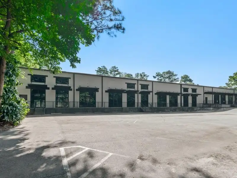 Industrial/flex Building in Prime Atlanta Location with Recent Upgrades and Parking Options