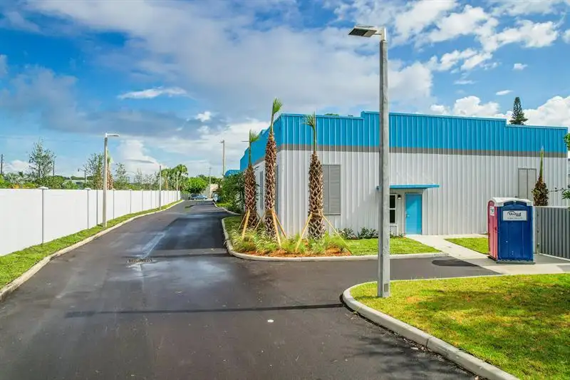 10,000 Sq Ft Warehouse Space for Lease in Pompano Beach, B-4 Commercial Zoning