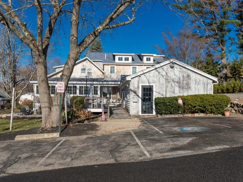 High-end Restaurant Space with Outdoor Dining and Residential Unit in Ogunquit