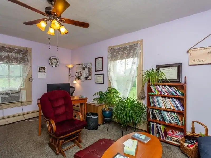 Victorian Office Space with Ada Compliance in Quaint Broadway, Ideal for Airbnb Potential