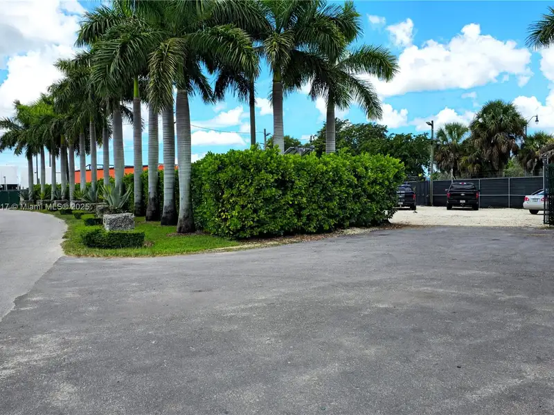 Industrial Property with 3,500 Sq.ft. Building on 1.07 Acres in Homestead, Fl