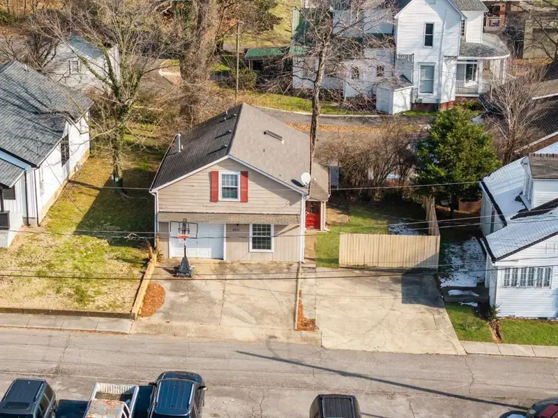 Historic Bungalow with Detached Unit on High-traffic Main St, Ideal for Commercial Use