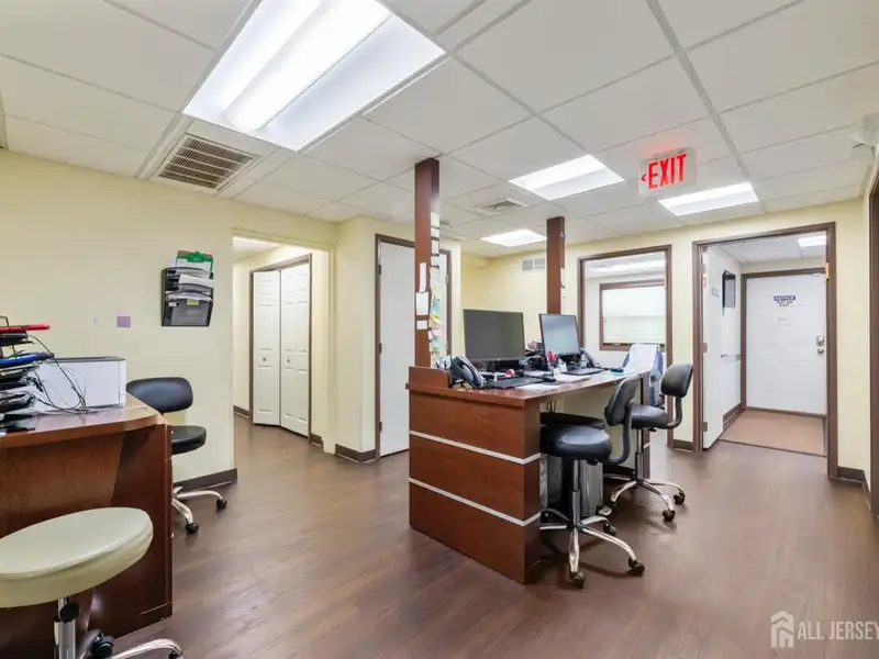 Renovated 3,345 Sf Medical Condo in Ferris Plaza, East Brunswick