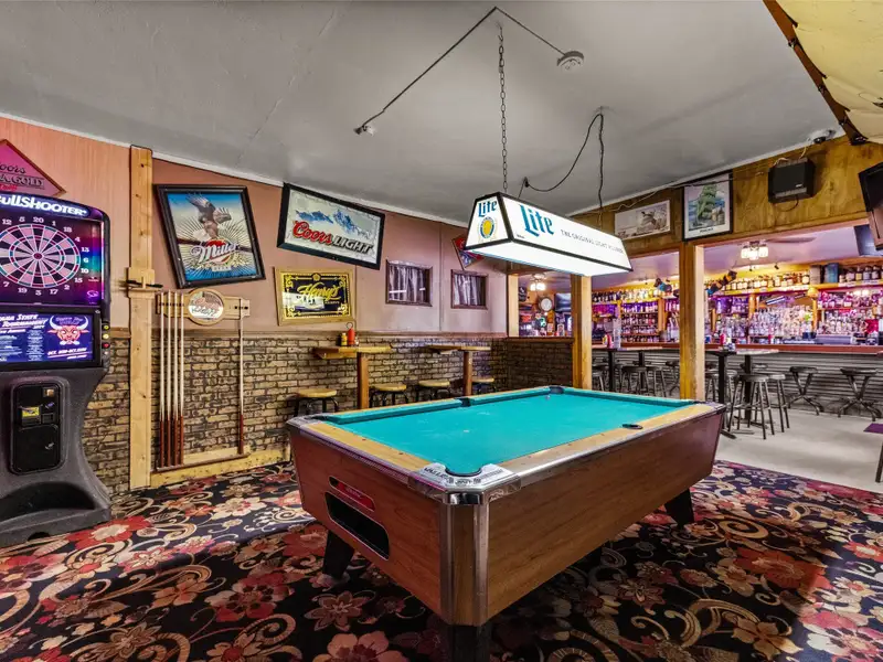 Historic Del's Bar & Grill: Profitable Lakeside Business in Somers, Mt with Liquor License