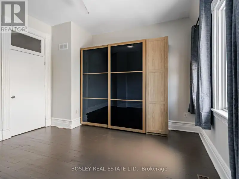Charming Two-storey Apartment in Landmark Building on Queen St West