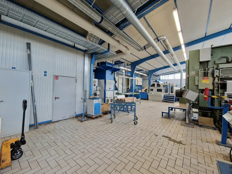 Industrial Hall with Open Space in North Hesse – Ideal for Business Use