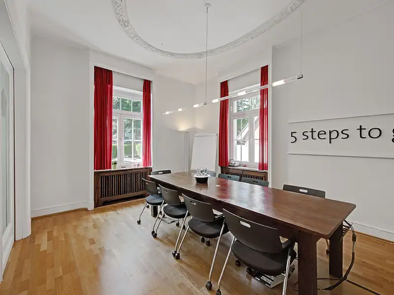 Art Nouveau Villa in Dortmund's Gartenstadt - Versatile Use for Living or Office Space