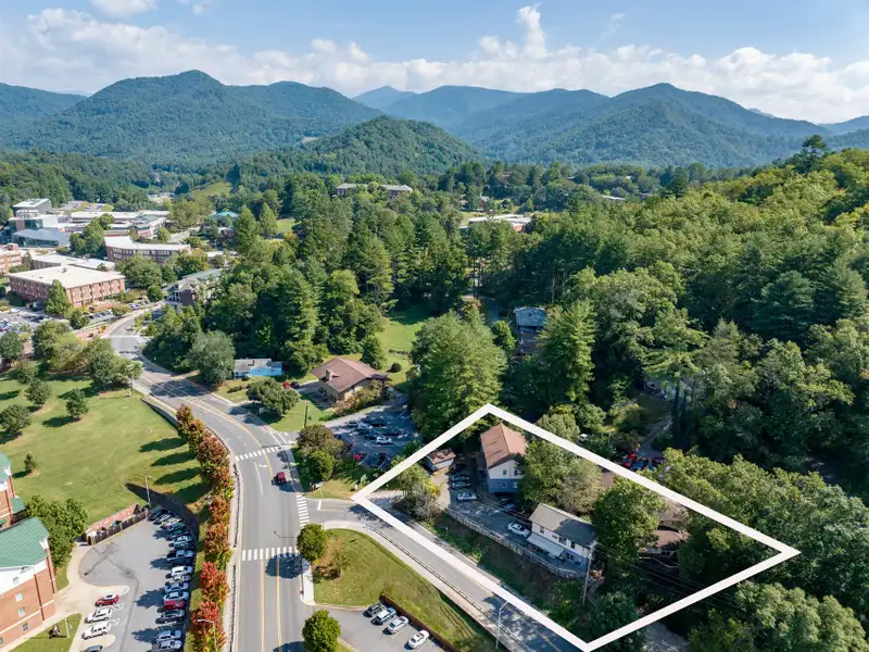Prime Multifamily Student Apartment Complex Near Western Carolina University in Cullowhee, Nc