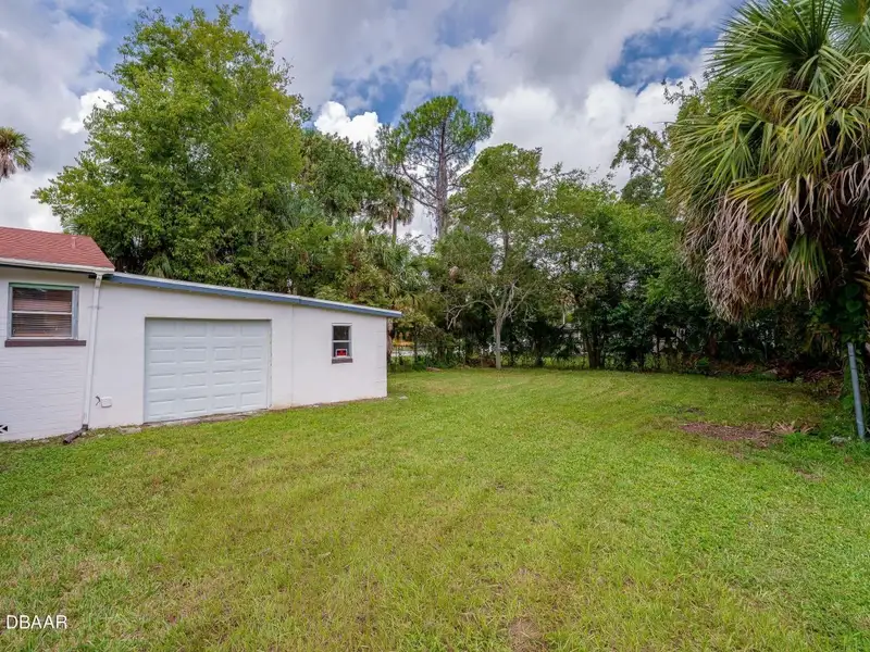 Versatile Single Family Home on 1/4 Acre in Sfr-5 Zoning