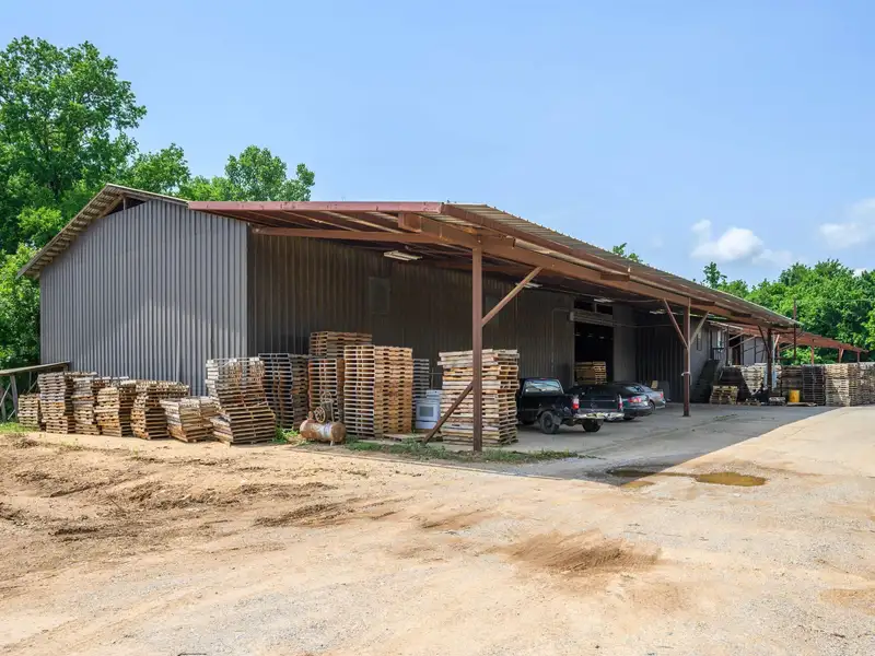 Turnkey Commercial Sawmill and Pallet Company on 40 Acres in Prime Industrial Location