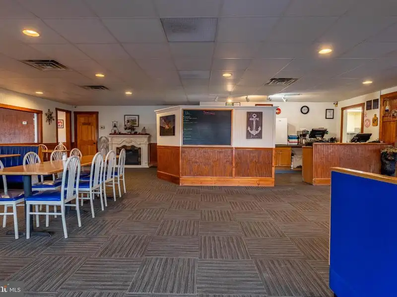 Established Restaurant with Commercial Kitchen and 120+ Seating in Hardy County