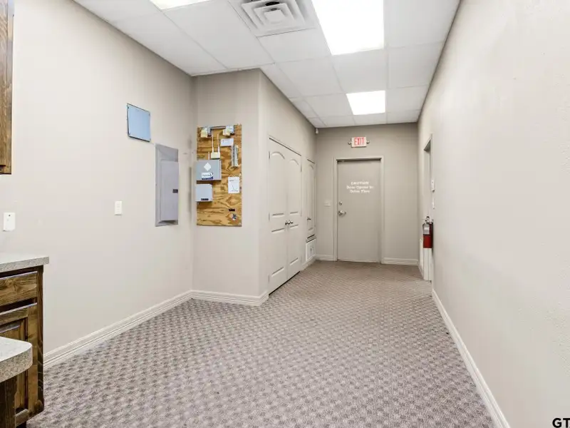 High-traffic Commercial Building in Downtown Pittsburg, Tx - 1,500 Sf