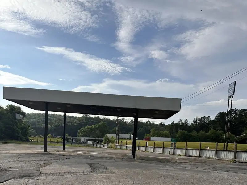 Commercial Restaurant with Rv Hookups and Additional Lot Near I-40 Exit 152