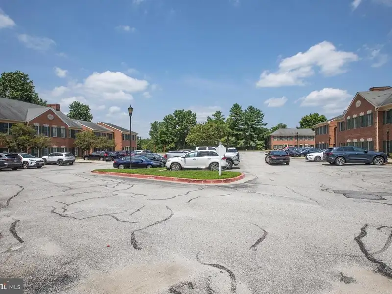 First-floor Commercial Office Suite in Desirable Ellicott City Location