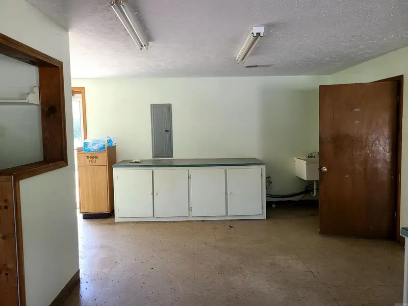 Commercial Property with Highway Frontage, Multiple Buildings, and 6 Acres in St. Joe