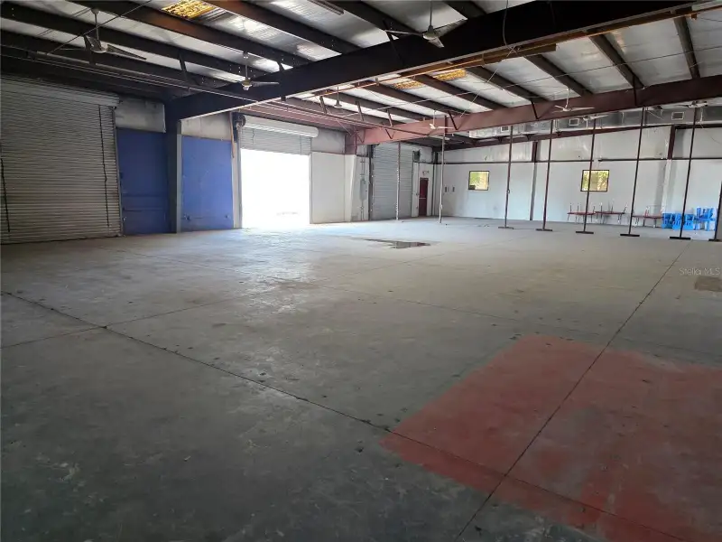 Versatile Commercial Space with Zoning for Office, Retail, and Light Industrial Near I-4