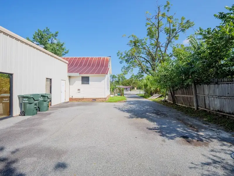 Versatile Flex Building with Office and Warehouse Space in Prime Valdosta Location