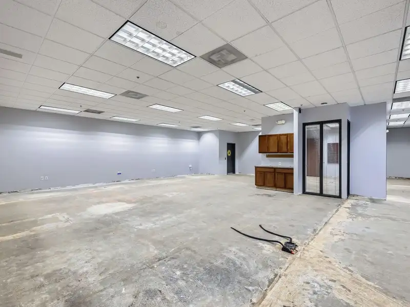 Versatile Office/warehouse Space in Central Denver with Climate Control and Ample Parking