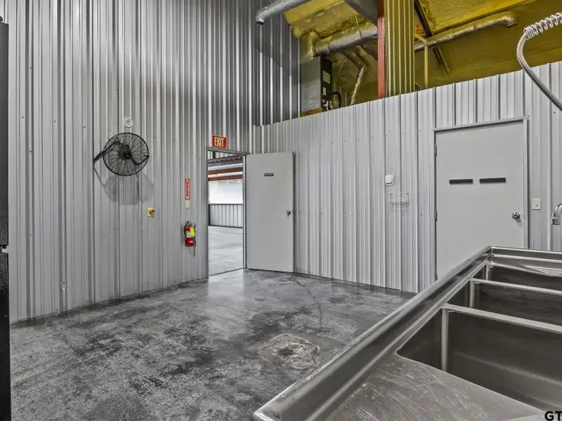 Commercial Property with 2400 Sq Ft Building on 1.168 Acres in Winnsboro, Tx