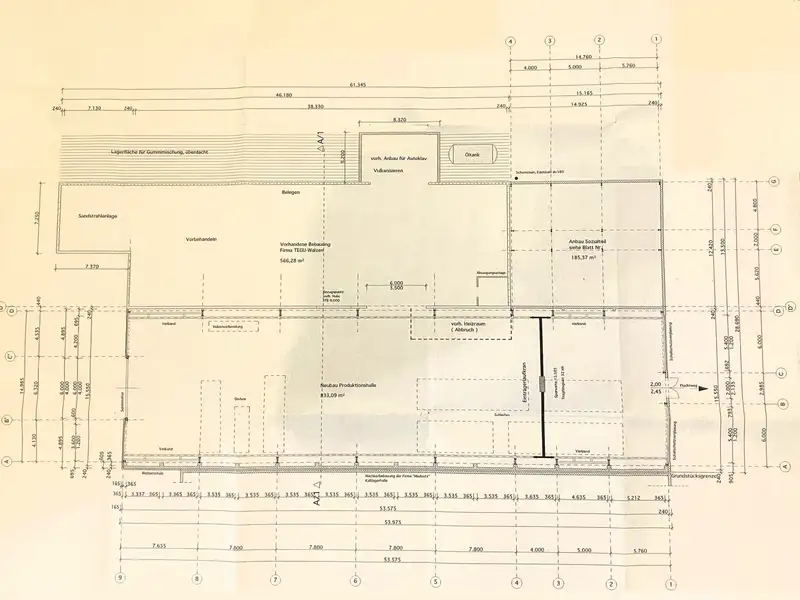 Commercial Complex with Production Hall and Renovation Potential in Prime Location