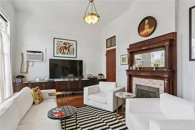 Spacious 2 Bed, 2 Bath Apartment with Balcony on Prytania Corridor