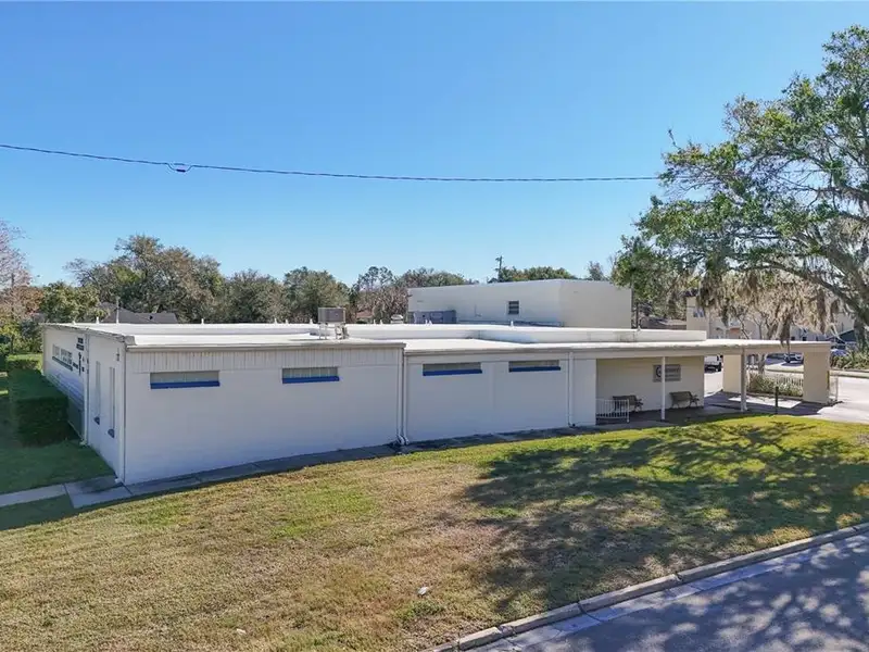 Medical Office Building for Sale in Prime Clermont Location with Ample Parking
