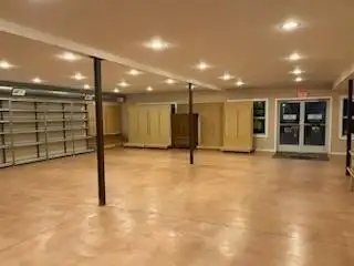 Commercial Retail and Drive-thru Warehouse Space in Prime Location, 10,000+ Sqft Total