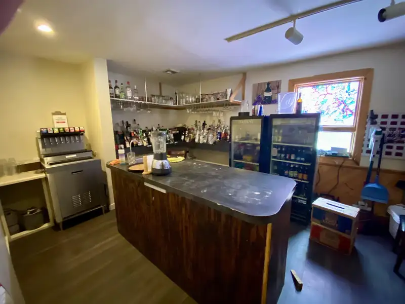 Turnkey Restaurant Opportunity in High-traffic Woodsville/haverhill, Nh with Growth Potential