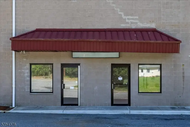 Versatile Commercial Space in B-1 Business Zone, Centrally Located in Califon Neighborhood Plaza