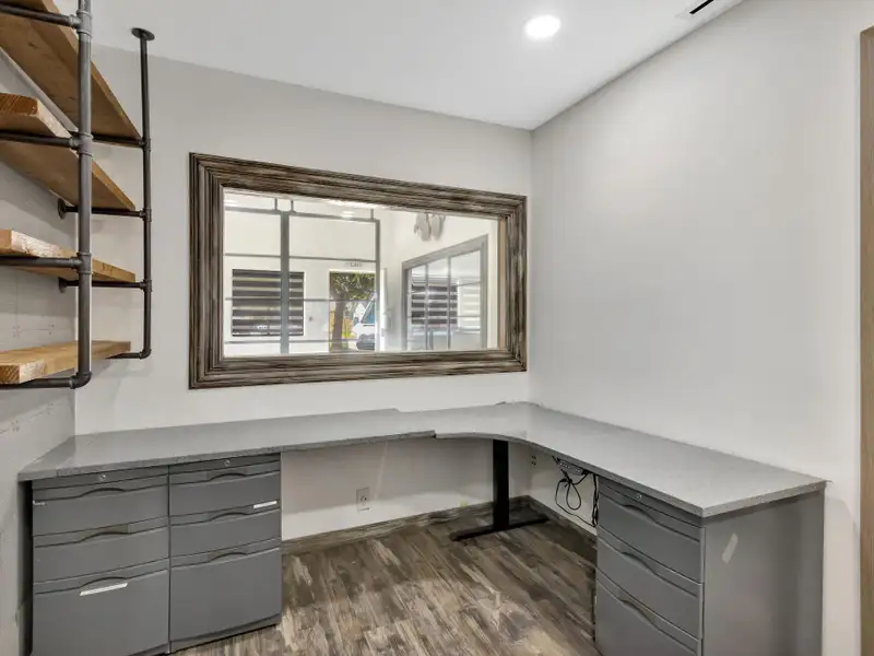 End-cap Warehouse with Offices in Central Jupiter, Move-in Ready