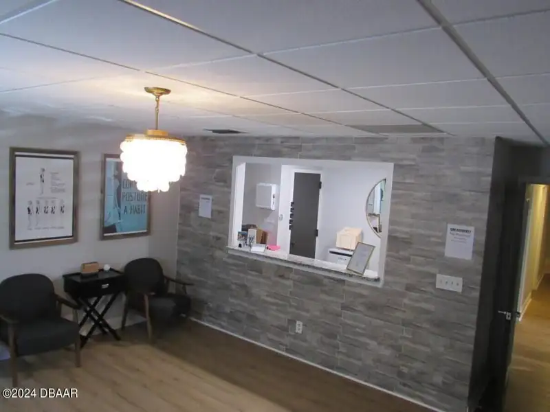 Renovated Medical Suite in Prime Ormond Beach Location with Multiple Treatment Rooms