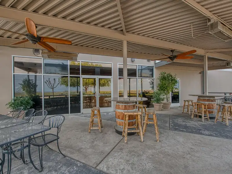 Restaurant Location for Sale with Equipment, Lease Transfer, and License in Palm & Nees Ave