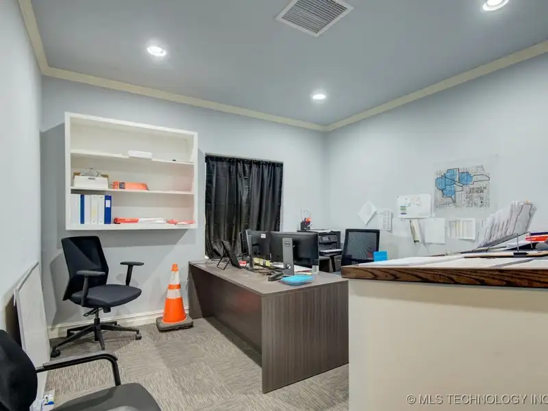 Fully Leased Office/warehouse with Nnn Lease in Prime Location, 45,000 Sf Yard Space