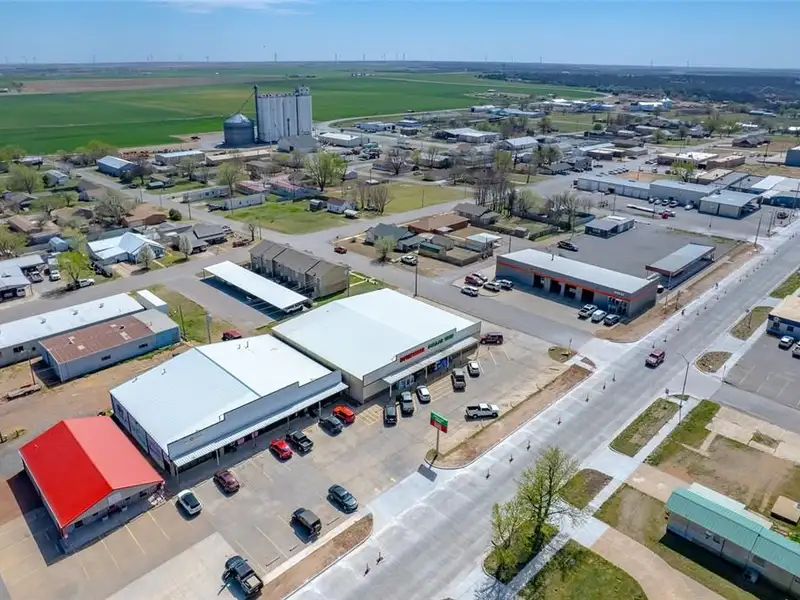 Turnkey Nnn Investment: Family Dollar in Hinton, Ok with 21-year Lease Remaining