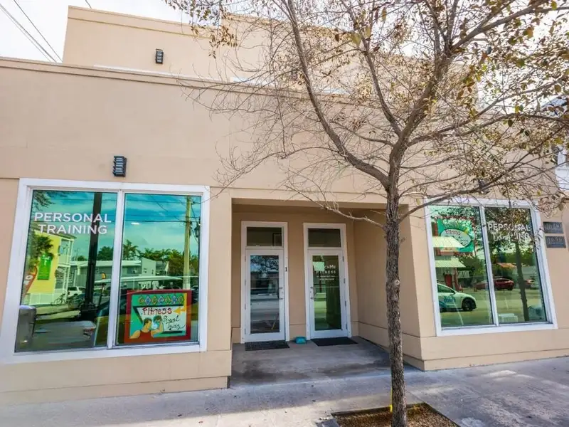 Mixed-use Compound with Residential and Commercial Units in Key West, Built 2021