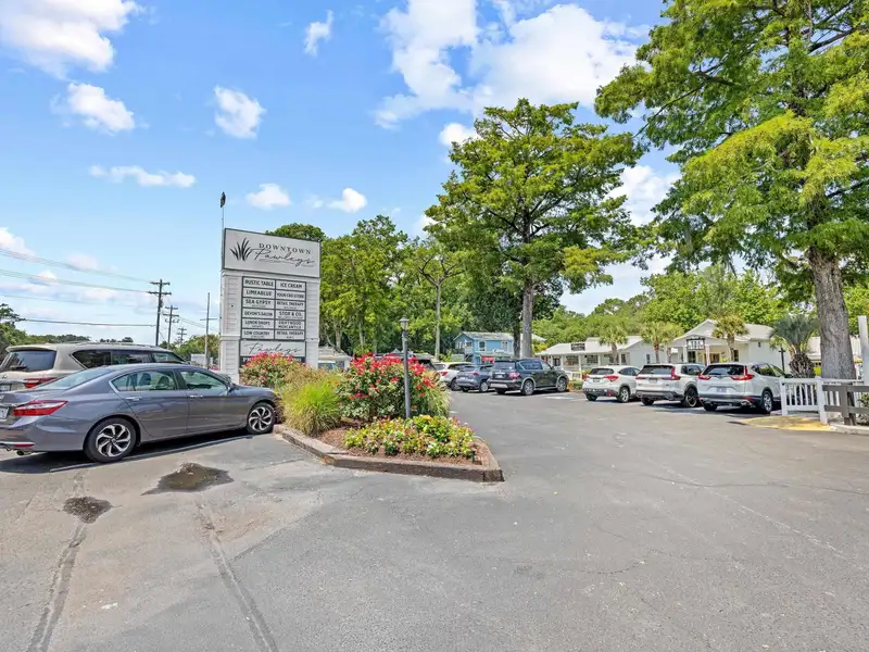 Retail Space for Lease in Pawleys Island's Island Shops - 1,722 Sf