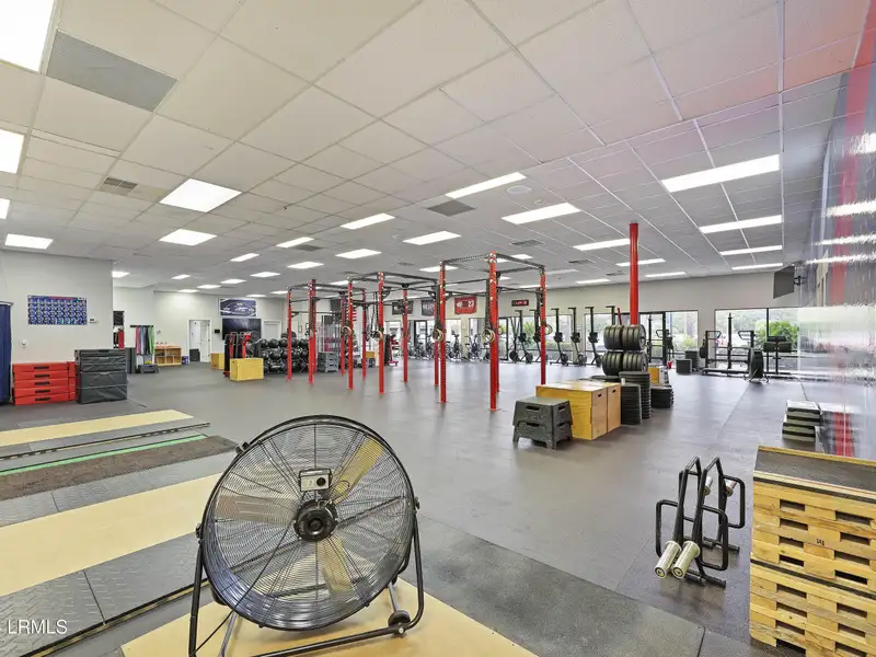 5,000 Sq Ft Retail Sublease in Port Royal Plaza, High Visibility Location