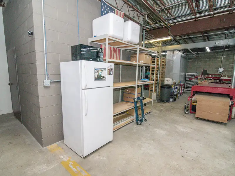 Versatile 10,000 Sq Ft Warehouse and Office Space in Prime Location