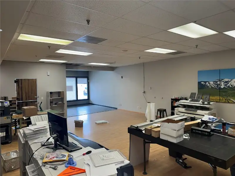 Retail Unit for Lease in High-traffic Business Center with Ample Parking