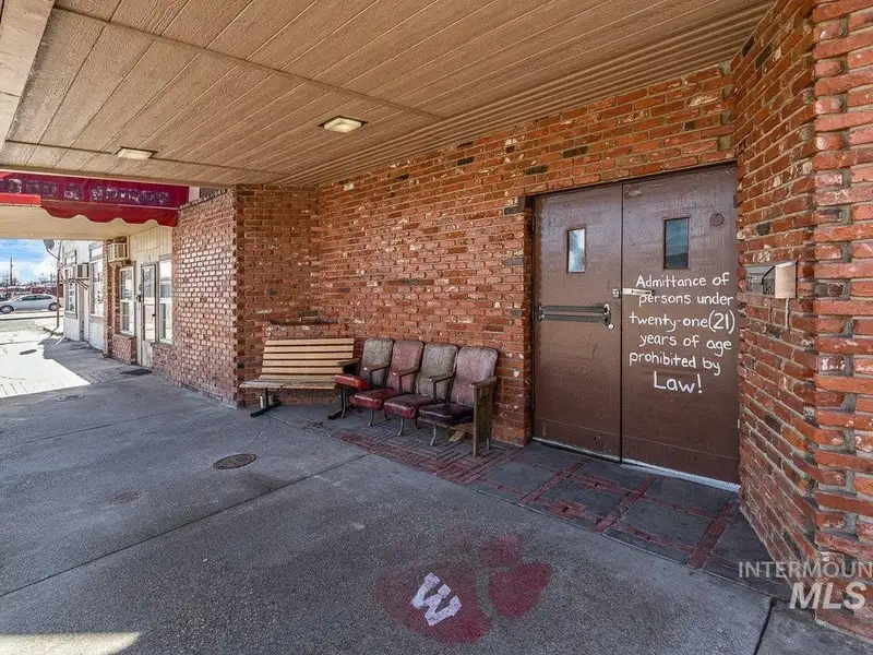 Updated Tavern with Liquor License in Historic Downtown Weiser