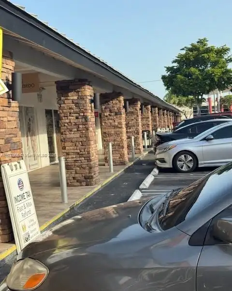 Second-generation Restaurant for Sale in High-traffic Miami Gardens Plaza