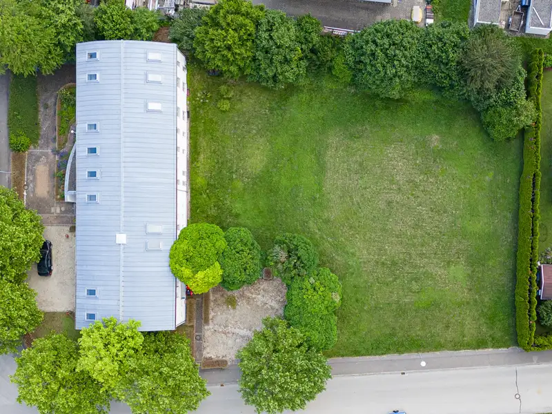 Versatile Commercial Property with Residences in Nördlingen’s Prime Location