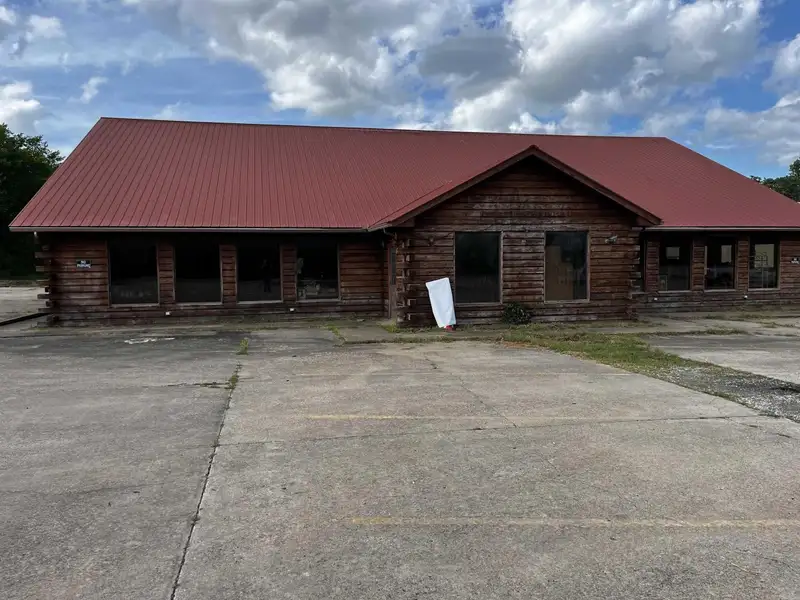 Mixed-use Building with Restaurant and Event Space Near Buffalo River