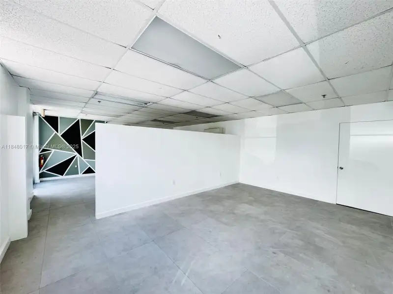 Corner Unit Warehouse with Showroom and Mezzanine in Prime Industrial Location